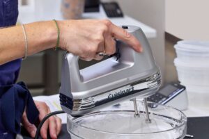 Cuisinart Power Advantage 5-Speed Hand Mixer